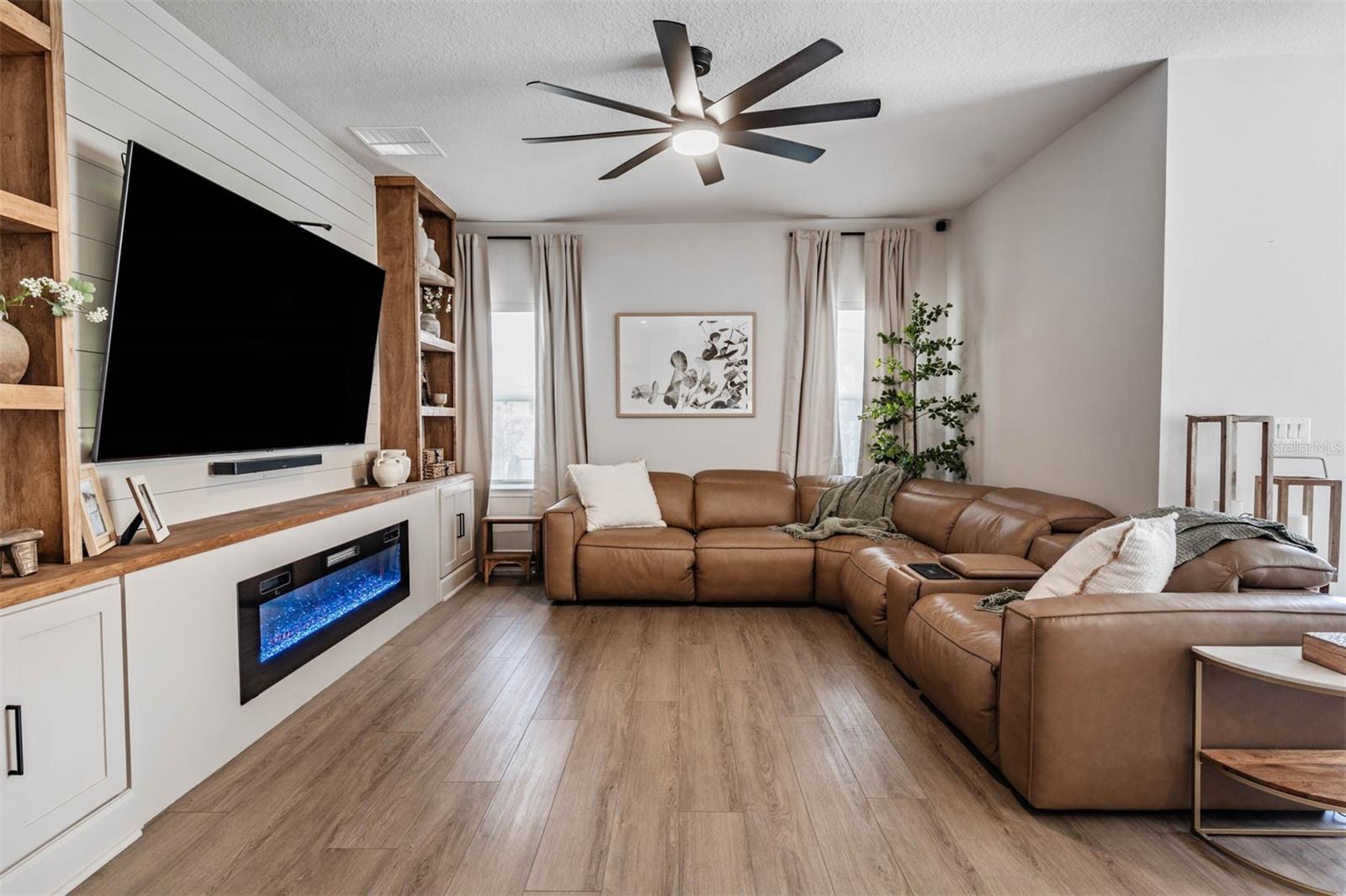 PARK MEADOWS - Residential