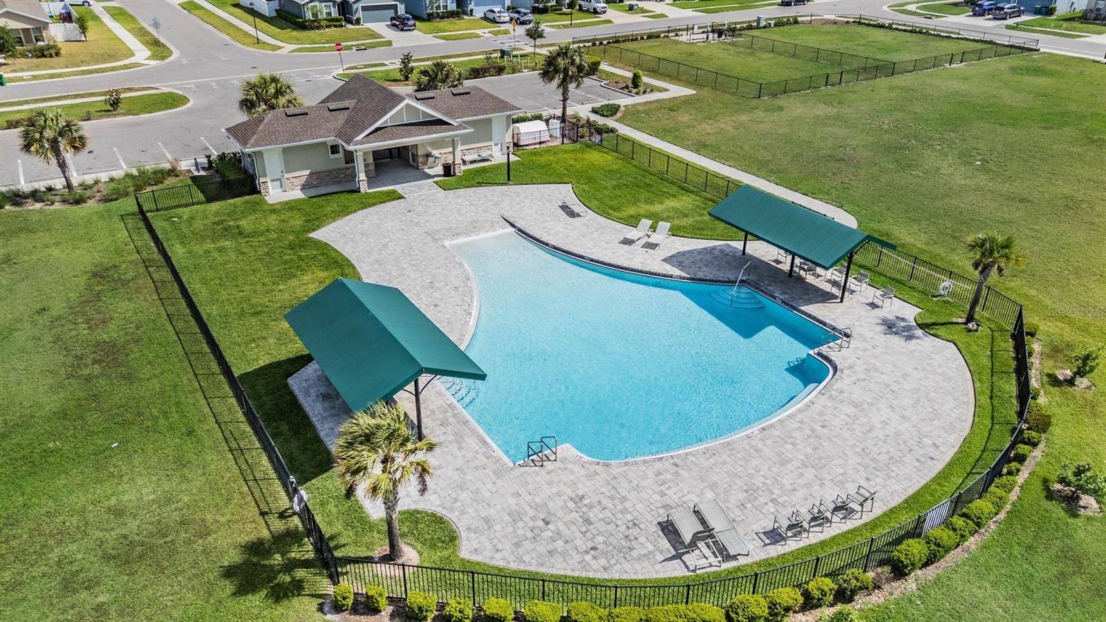 PARK MEADOWS - Residential