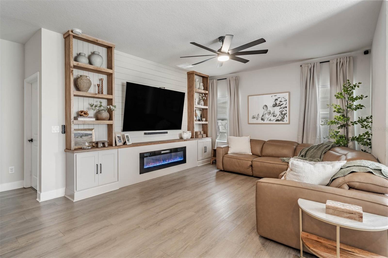 PARK MEADOWS - Residential