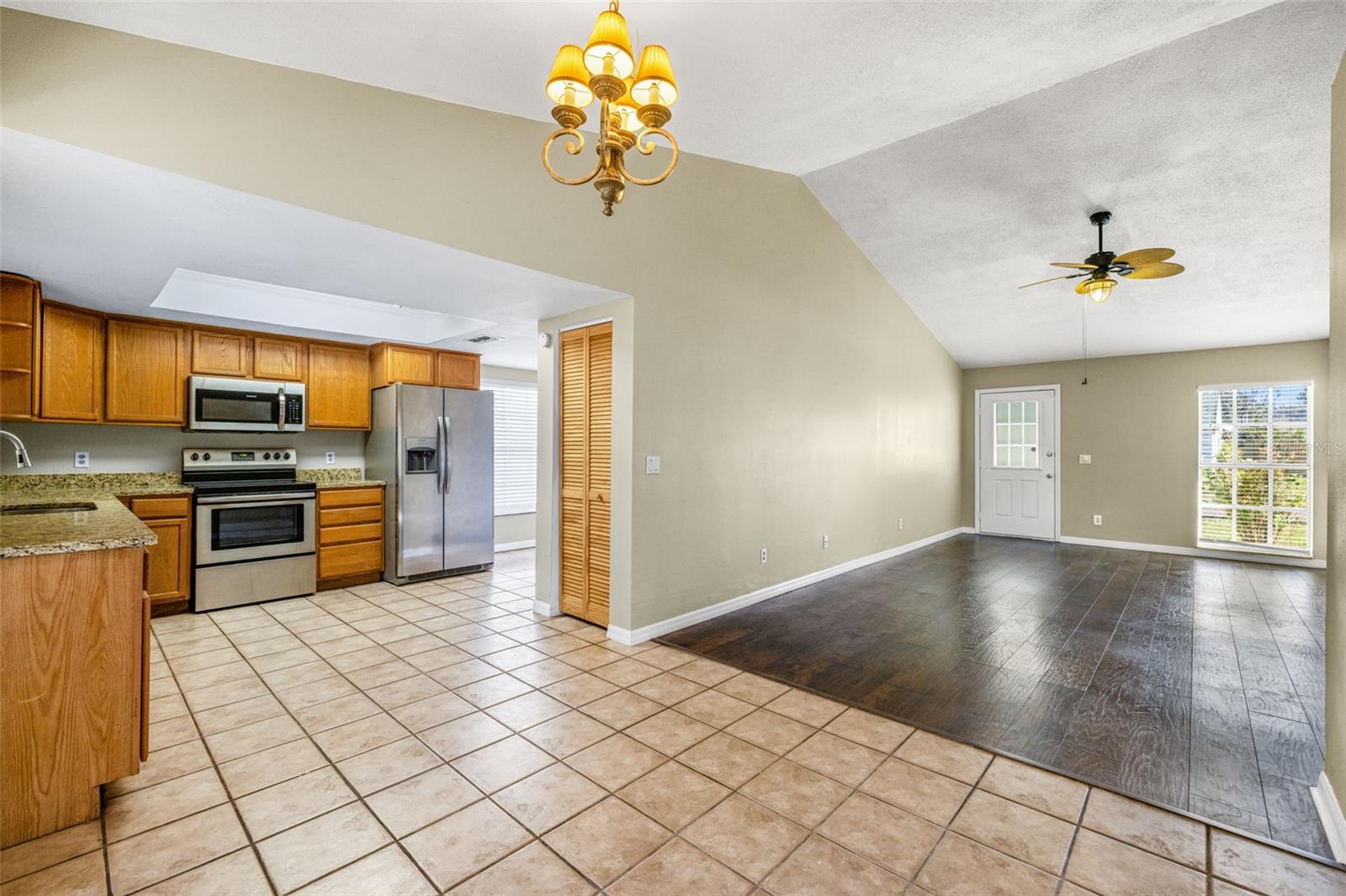 LAKEVIEW VILLAGE SEC K UNI - Residential