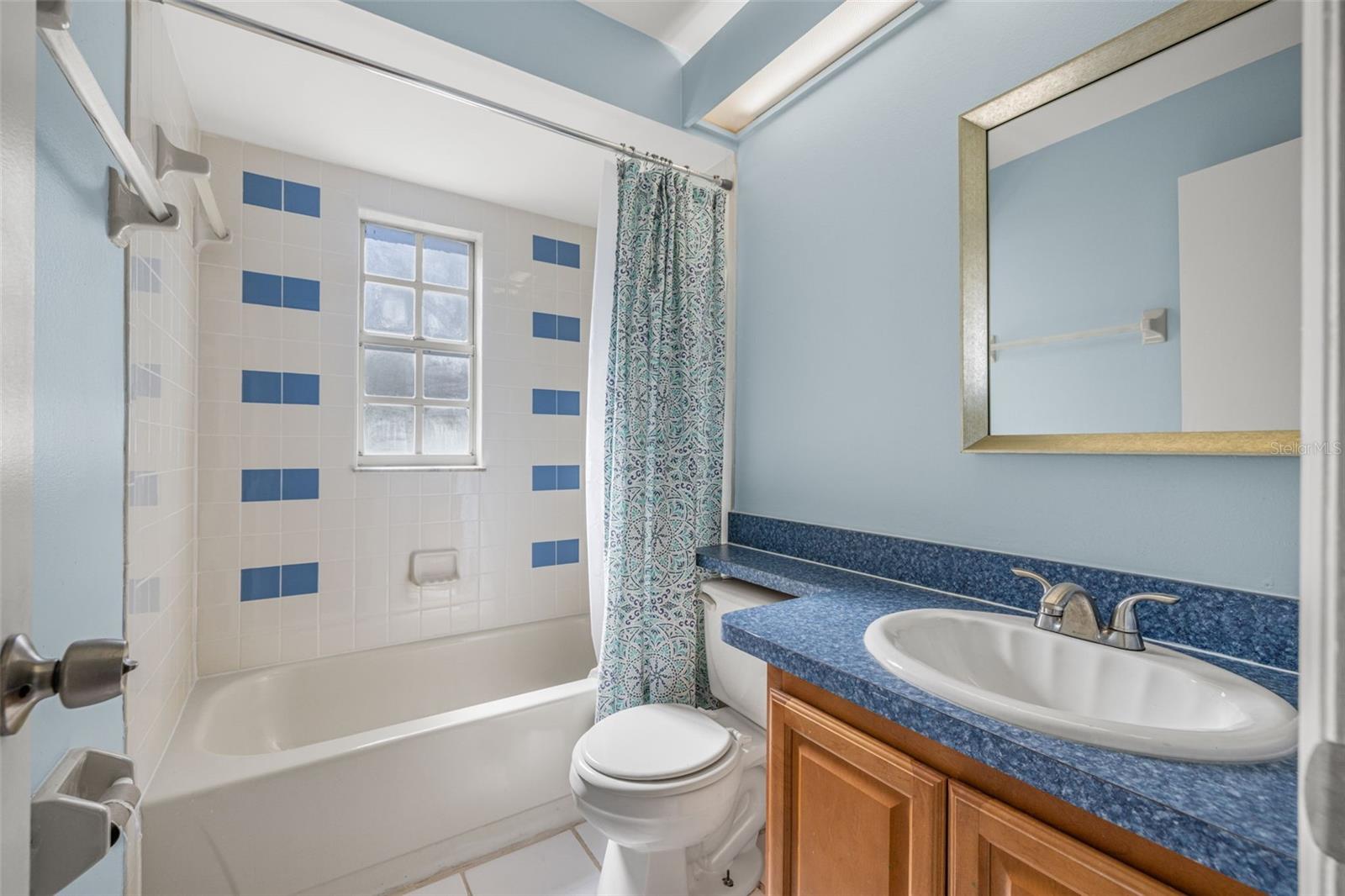 LAKEVIEW VILLAGE SEC K UNI - Residential