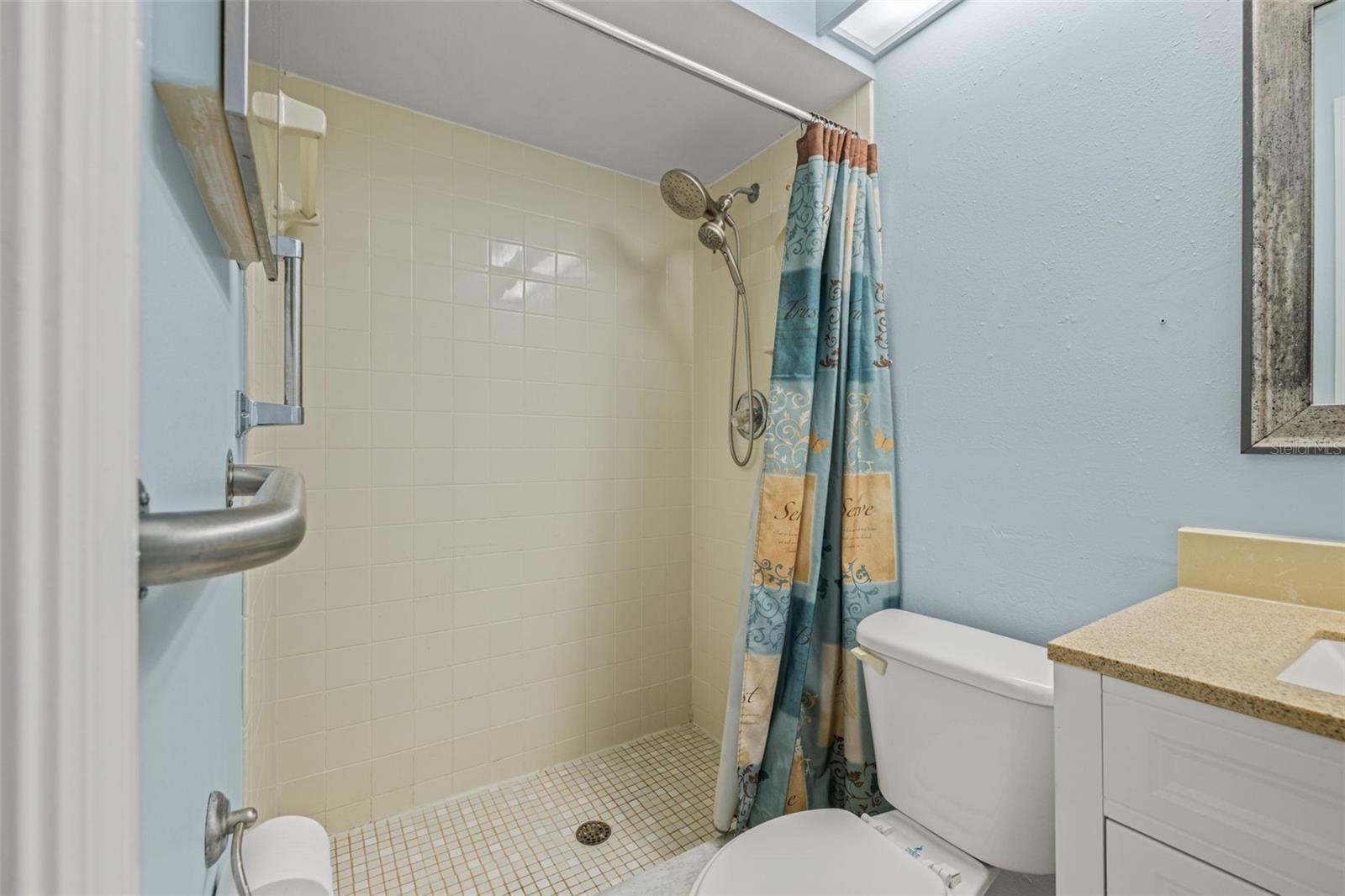 LAKEVIEW VILLAGE SEC K UNI - Residential