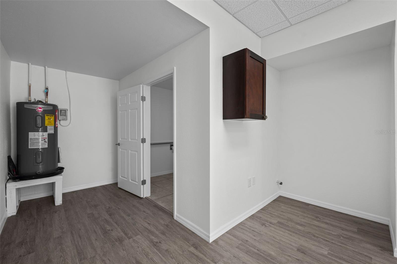 BROBSTON FENDIG & CO HALF WA - Commercial Lease