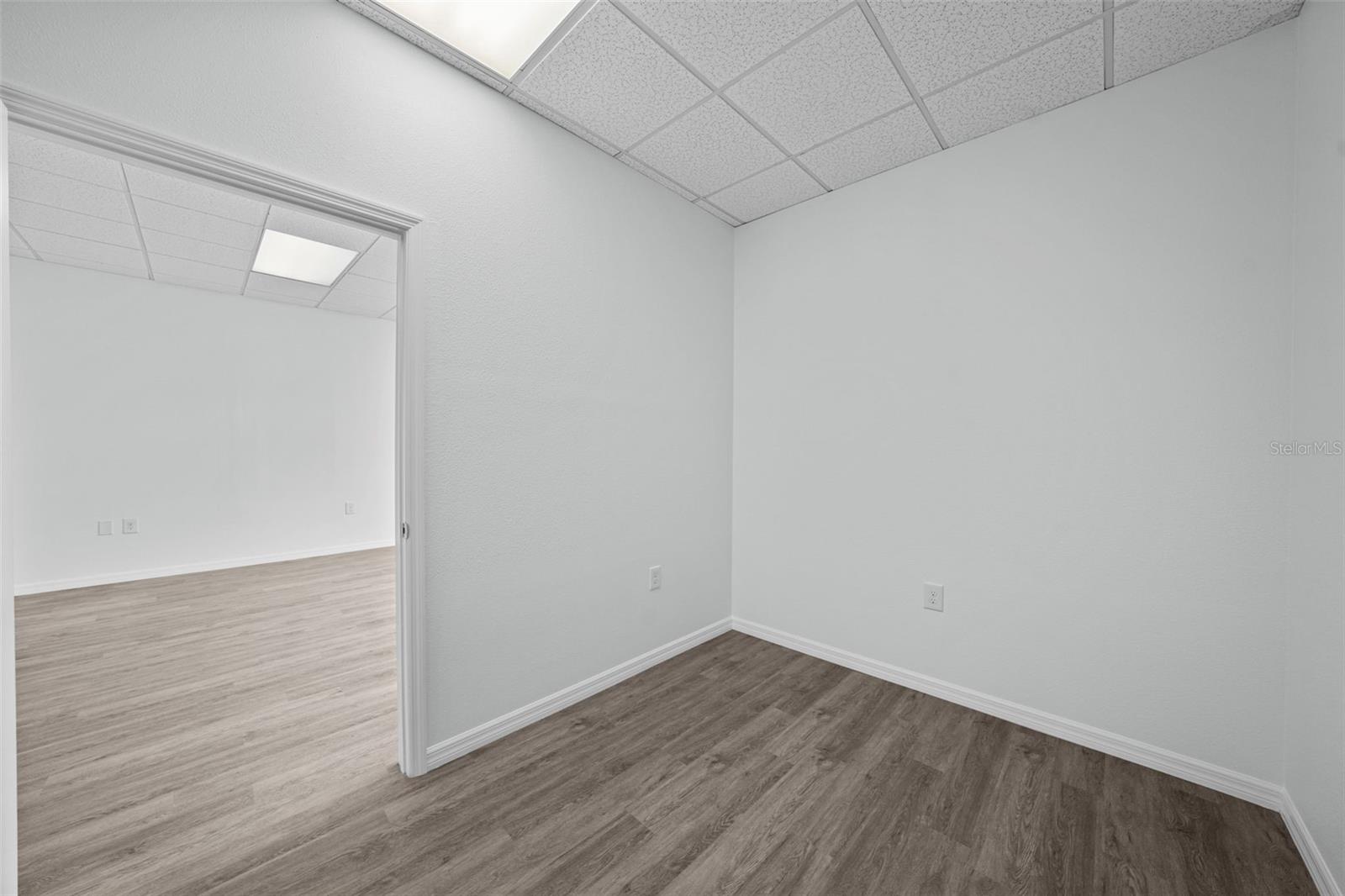 BROBSTON FENDIG & CO HALF WA - Commercial Lease