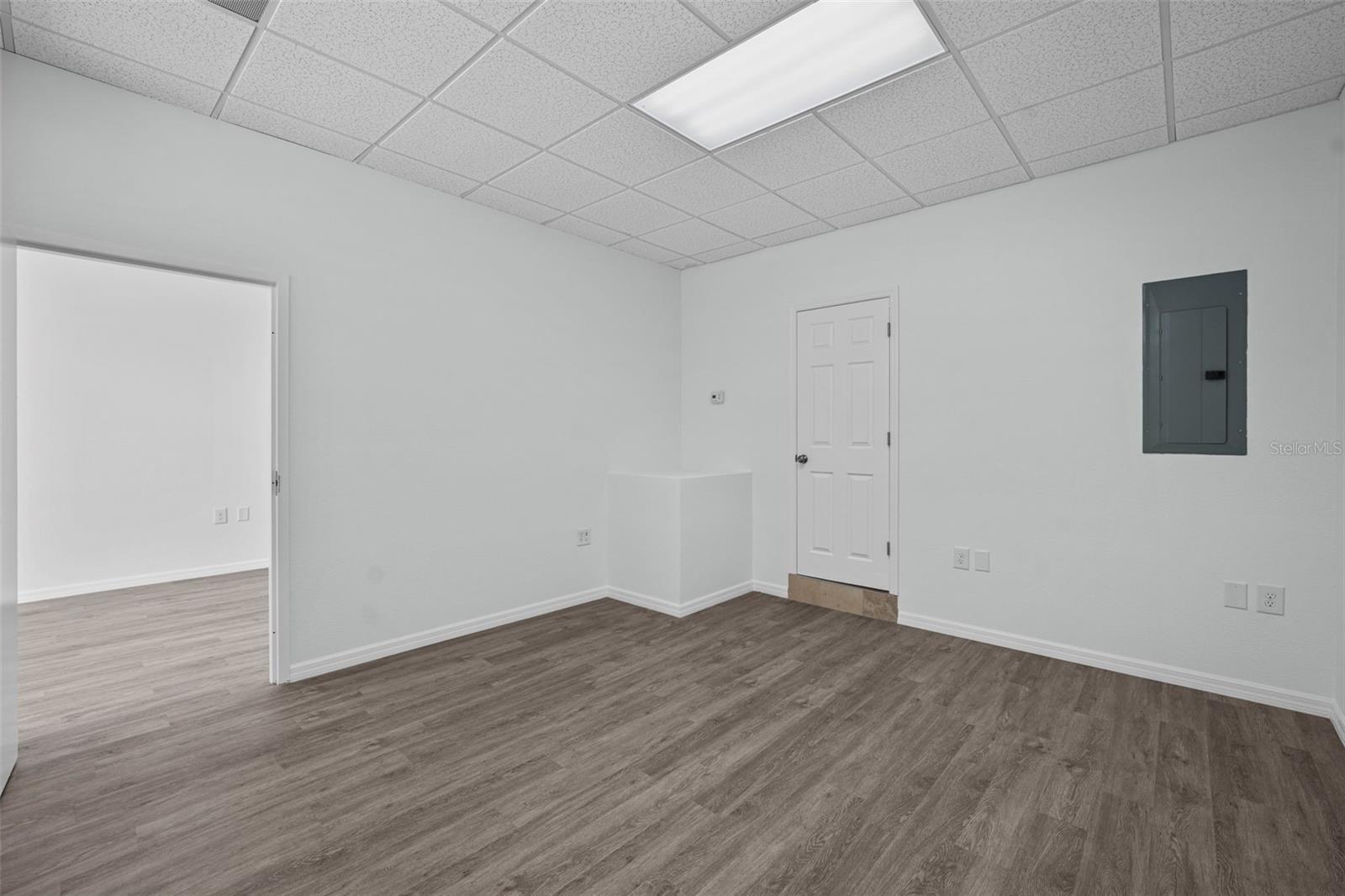 BROBSTON FENDIG & CO HALF WA - Commercial Lease