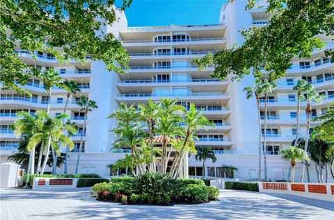 A home in LONGBOAT KEY