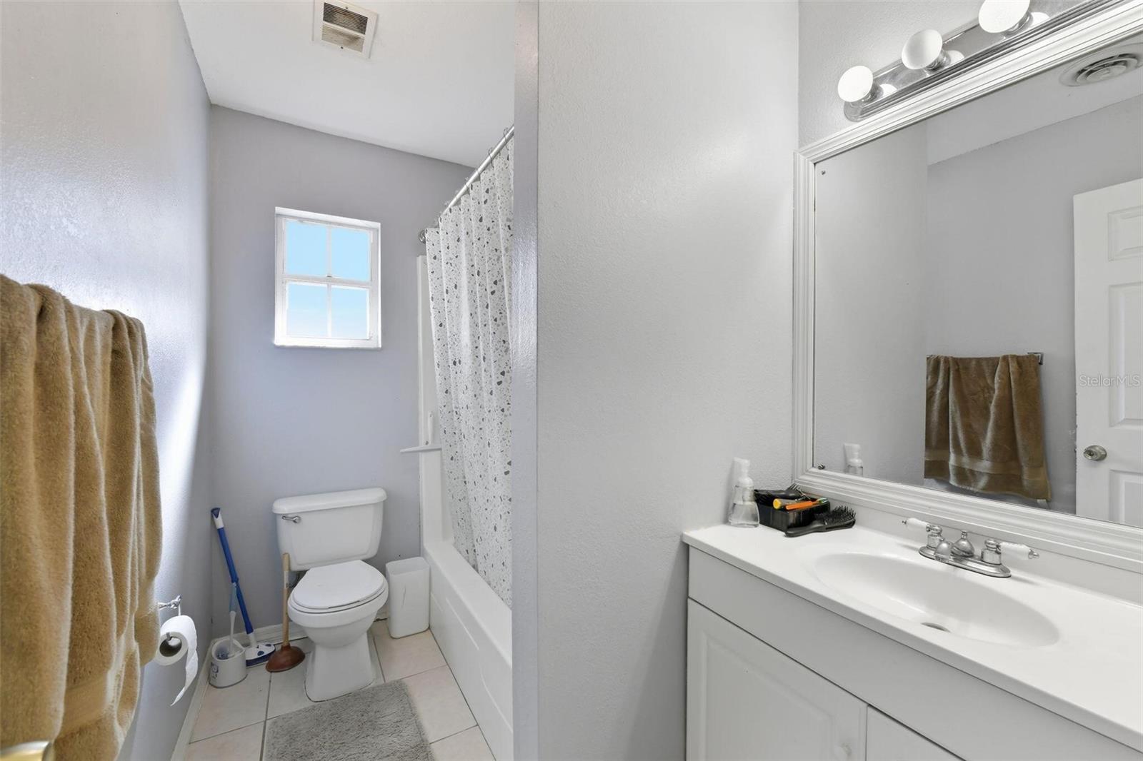 SOUTH VENICE - Residential