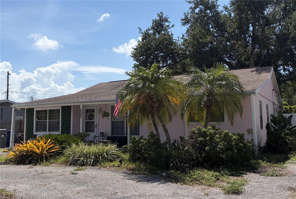 Photo of 2027 27th Avenue W, Bradenton, FL 34205 (MLS # TB8550342)