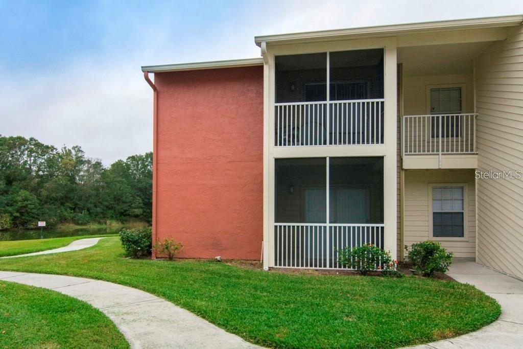 Great Condo for Rent, 2 Bedroom, 1 Bath. You can walk to Brandon Hospital and The Public Library, also close to restaurants and shopping.