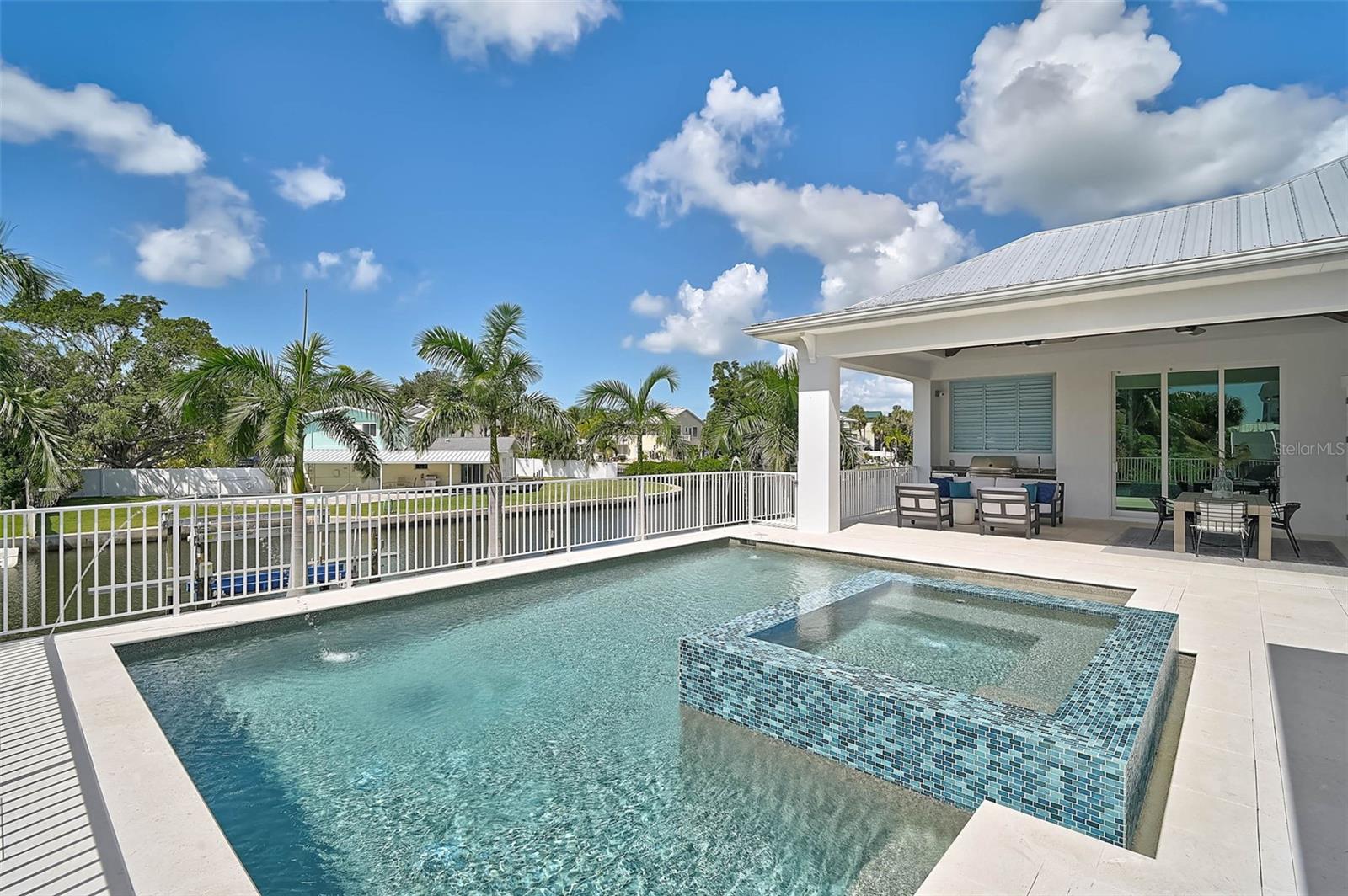 SARA SANDS - Residential