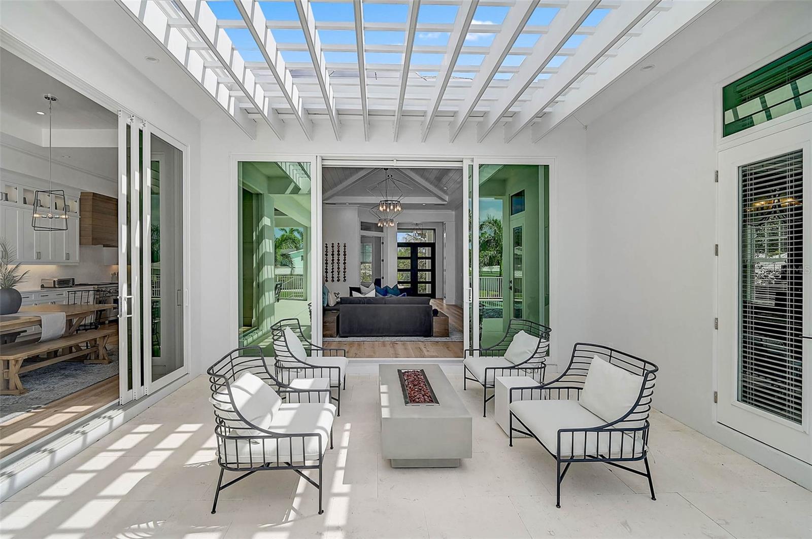 SARA SANDS - Residential