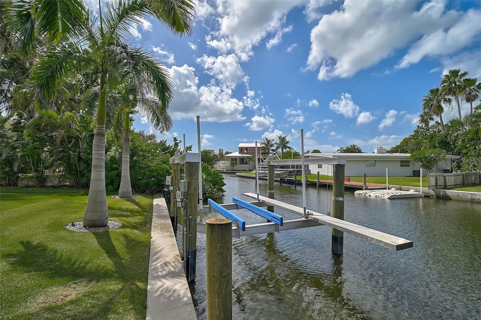 SARA SANDS - Residential