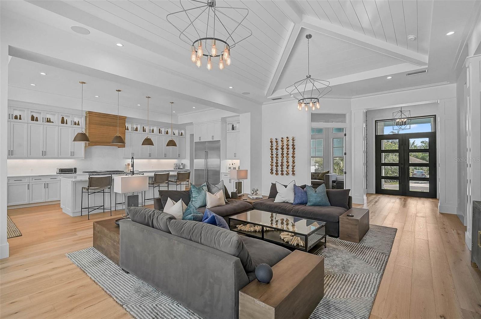 SARA SANDS - Residential