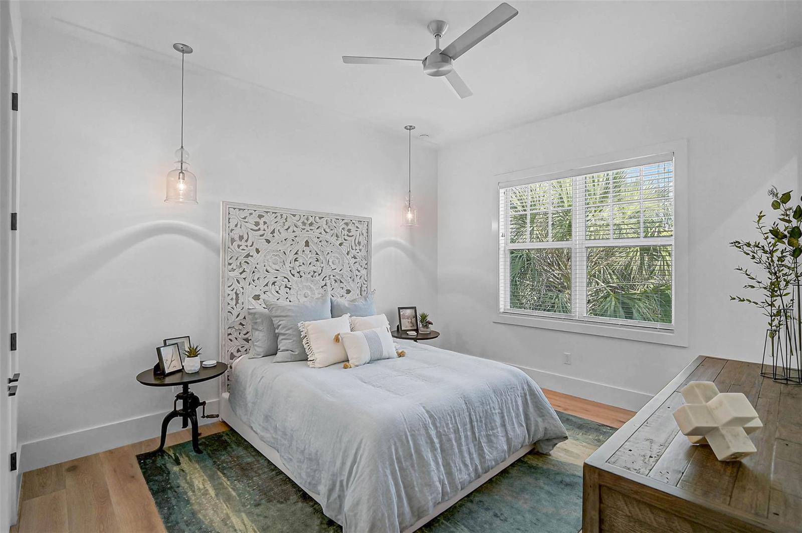 SARA SANDS - Residential