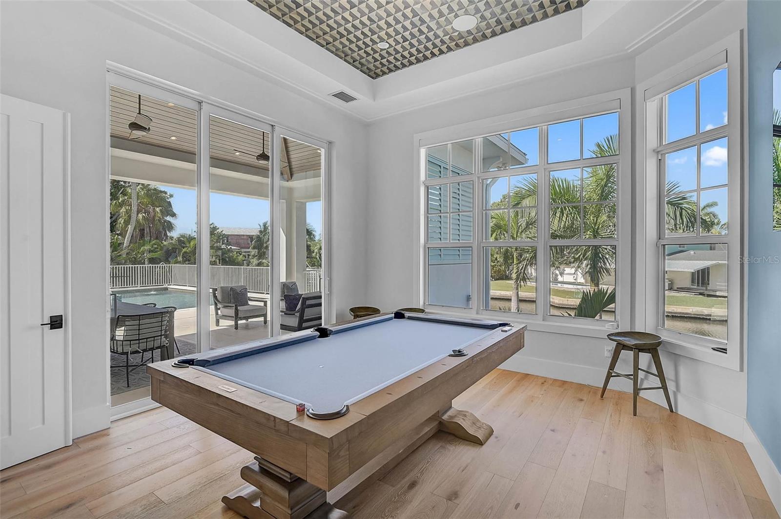 SARA SANDS - Residential