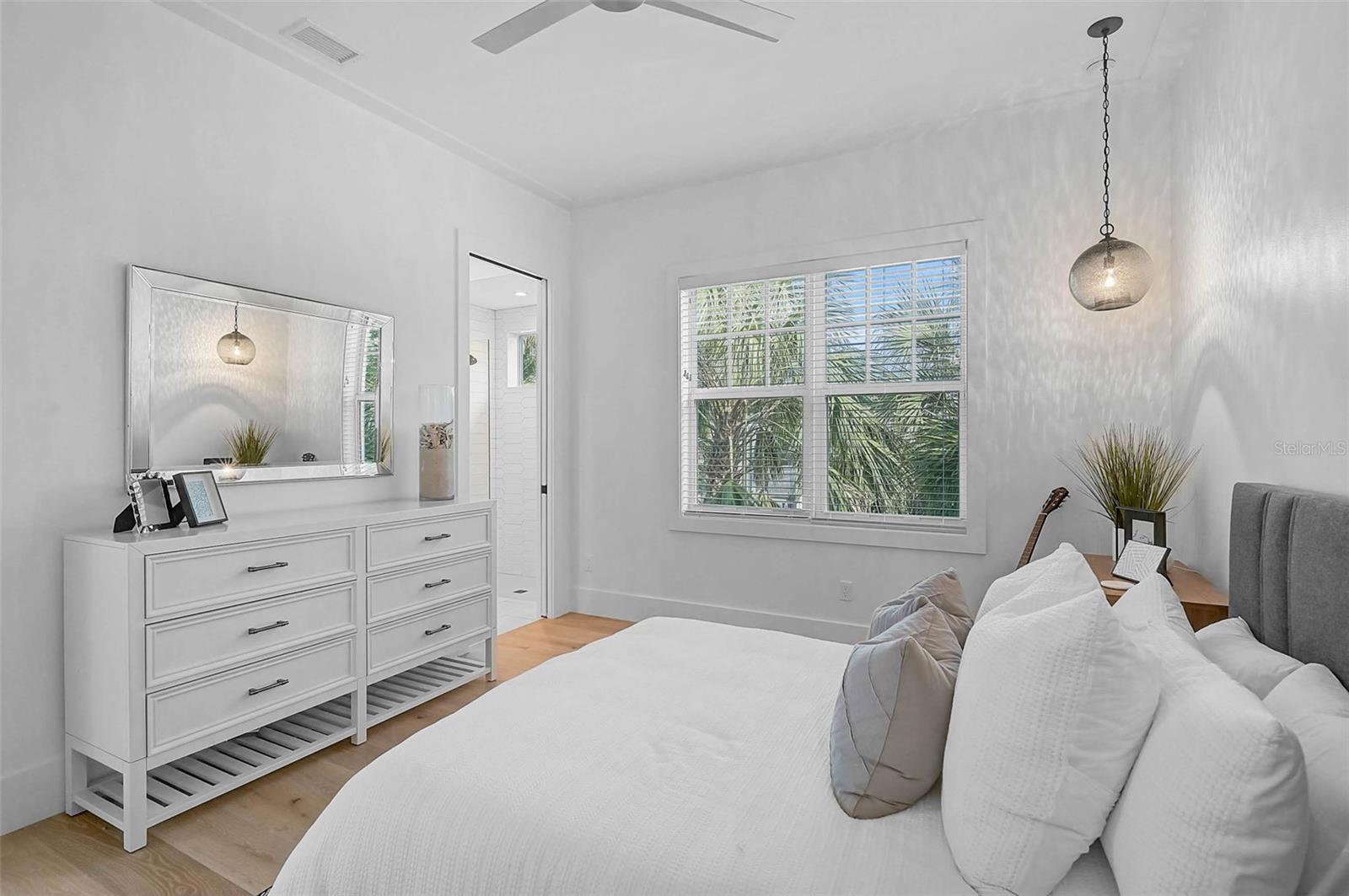 SARA SANDS - Residential