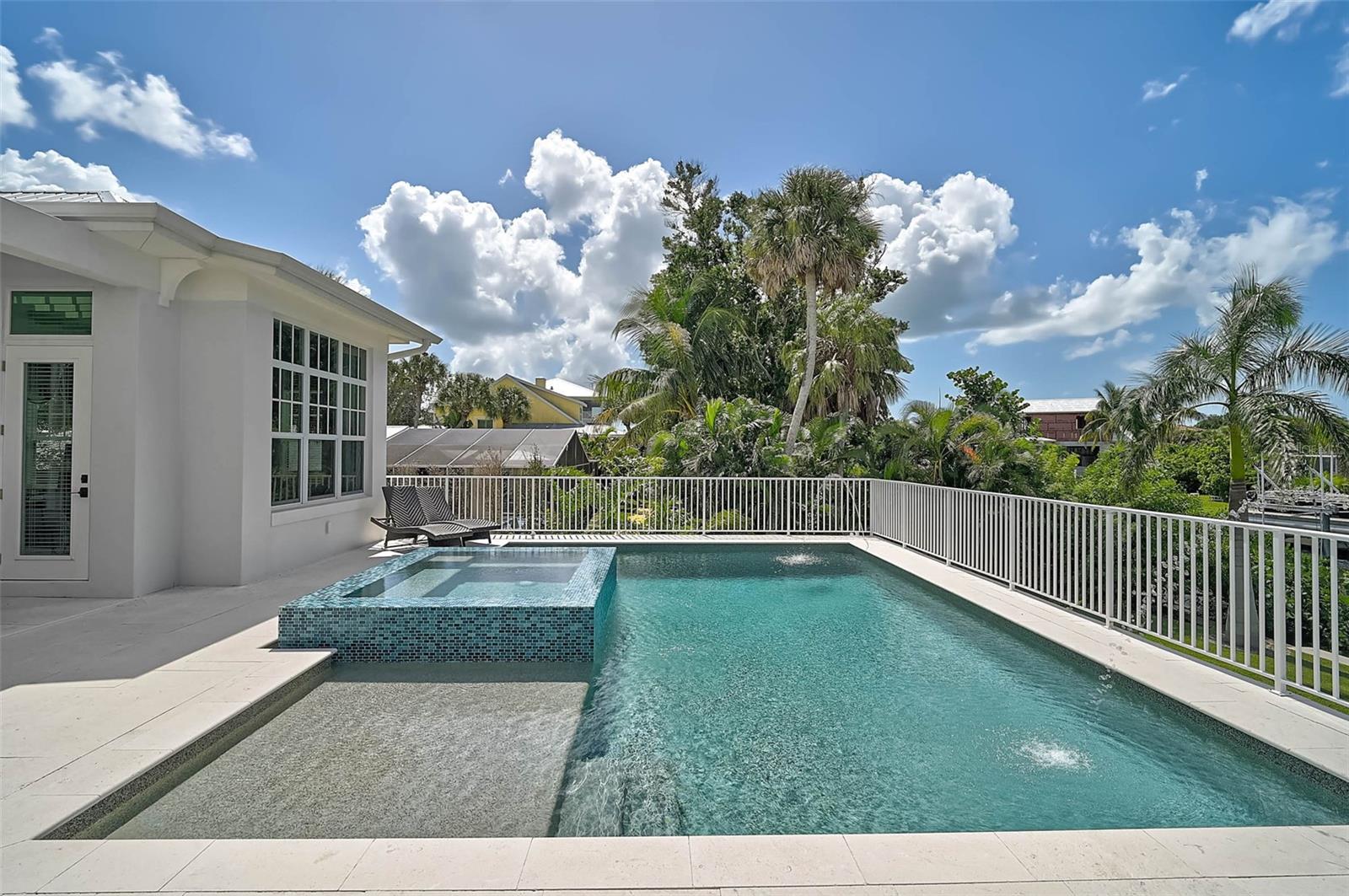 SARA SANDS - Residential