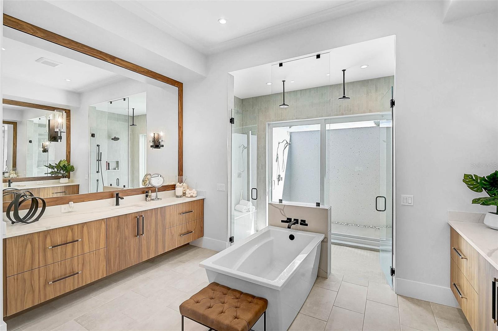 SARA SANDS - Residential