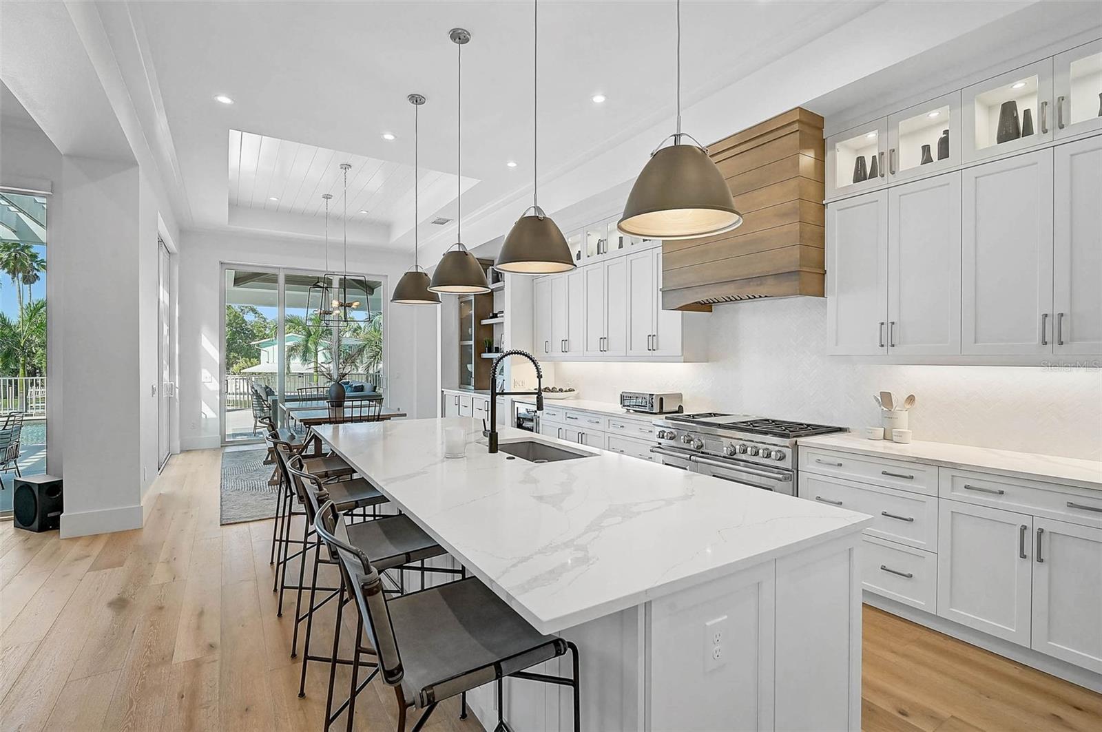 SARA SANDS - Residential