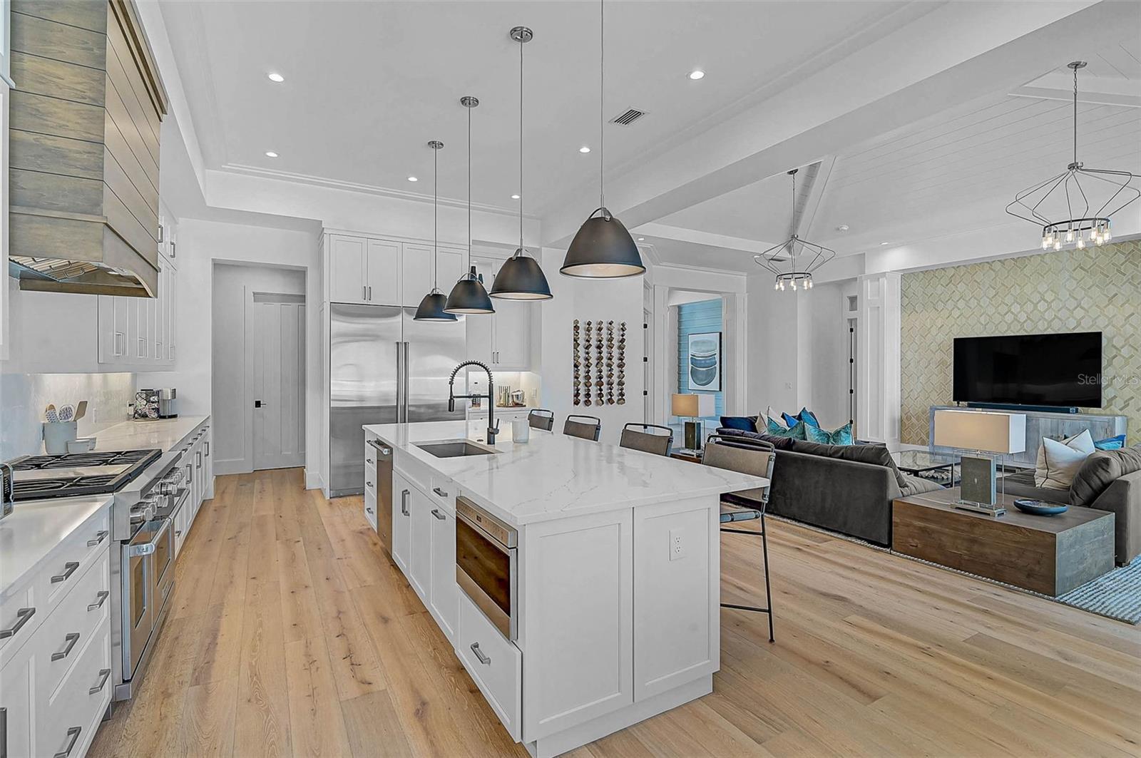 SARA SANDS - Residential