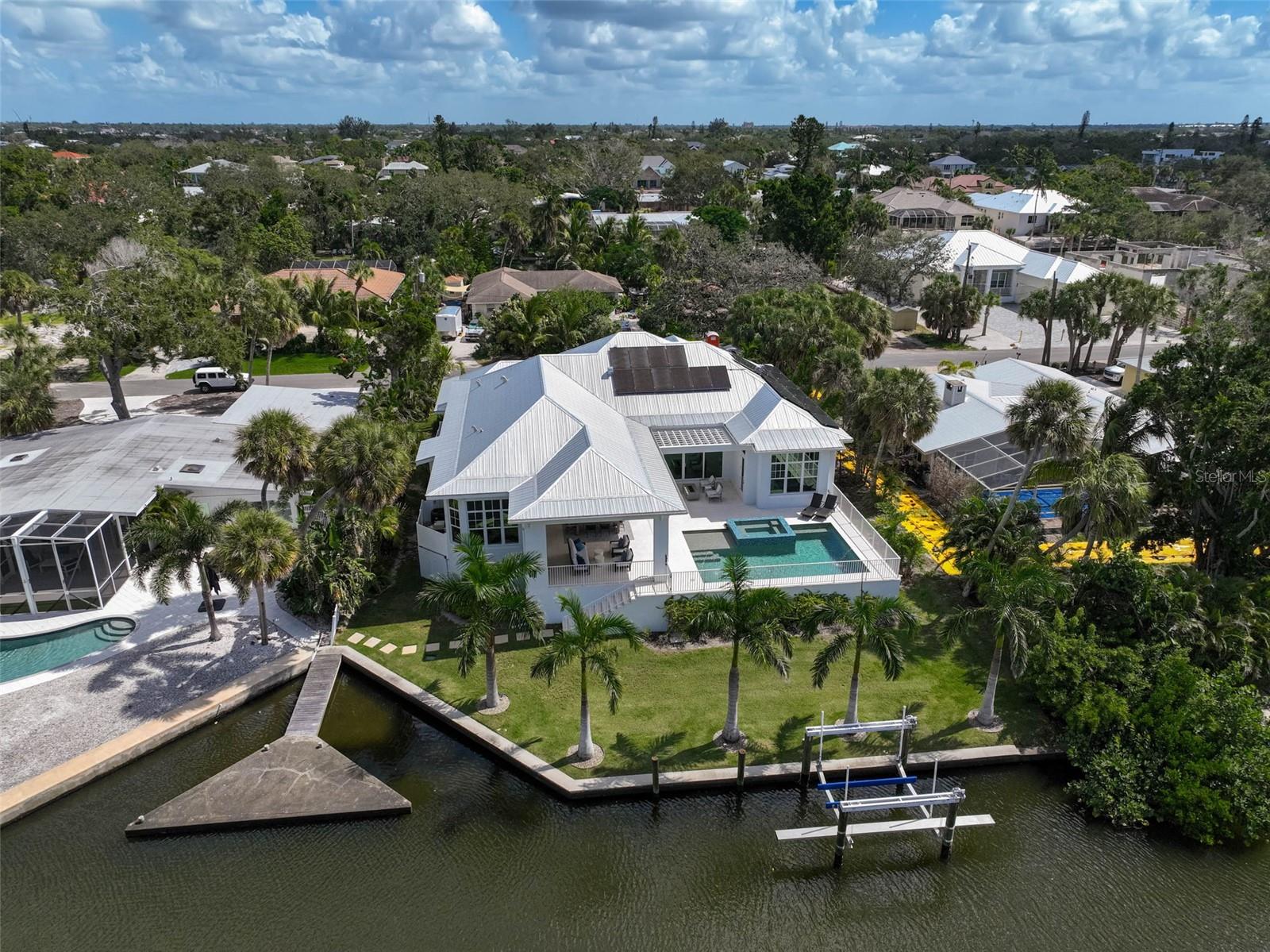 5058 WINDWARD AVENUE