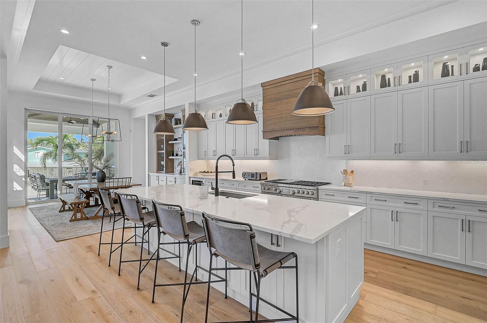 SARA SANDS - Residential