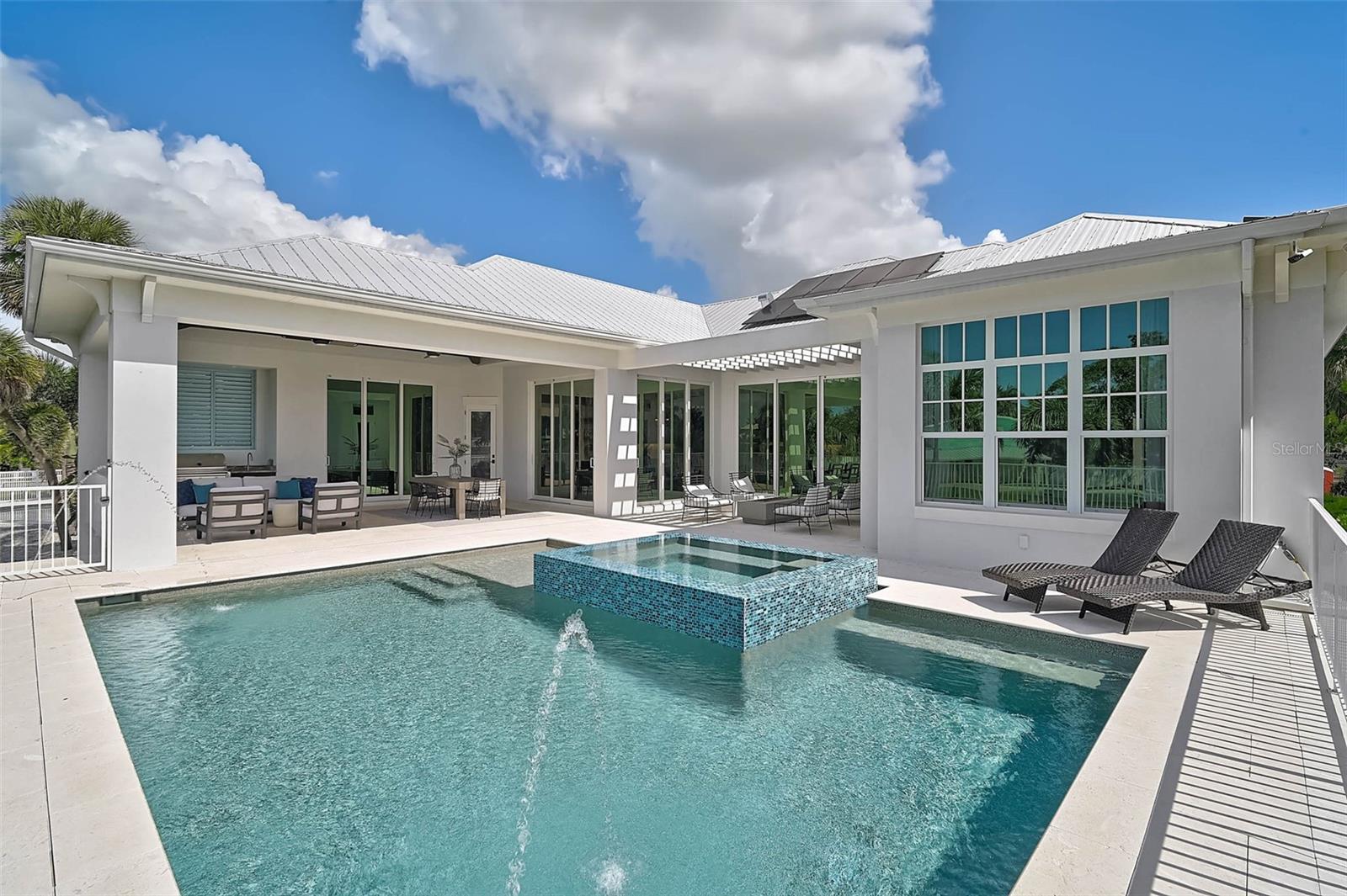 SARA SANDS - Residential