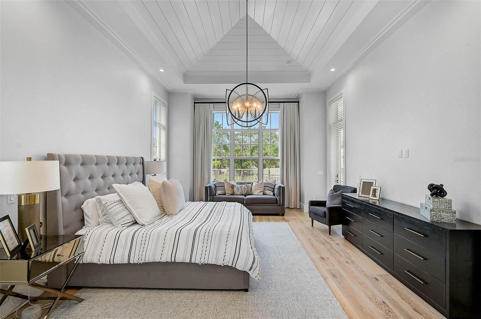 SARA SANDS - Residential