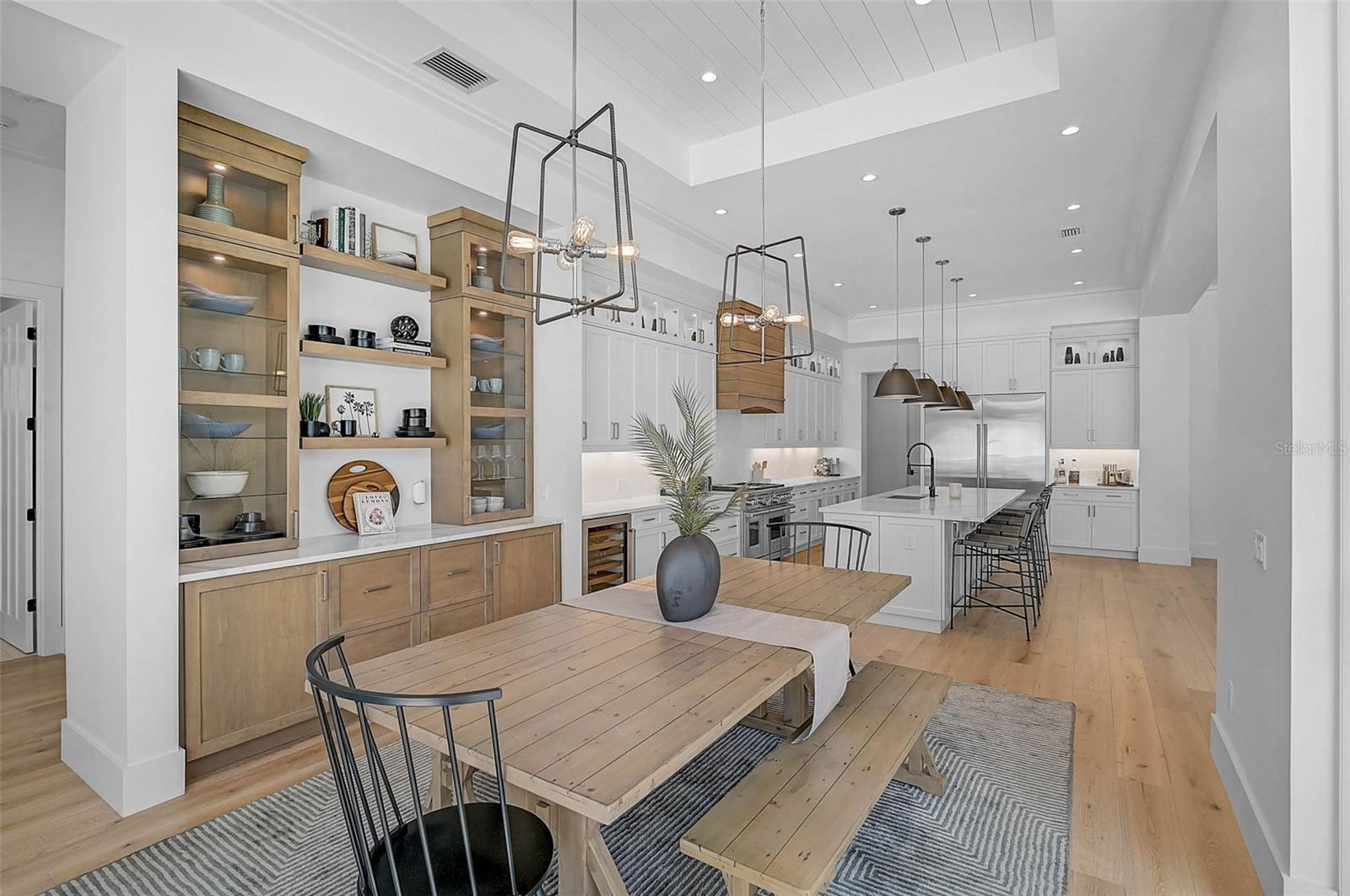 SARA SANDS - Residential