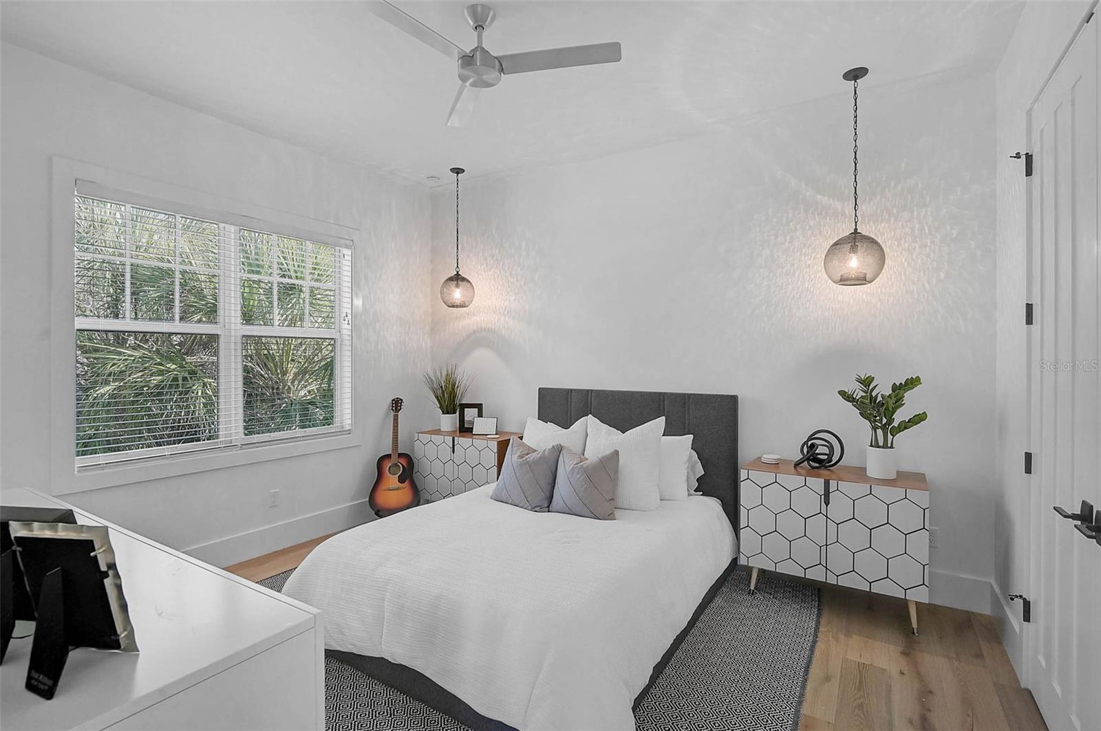 SARA SANDS - Residential