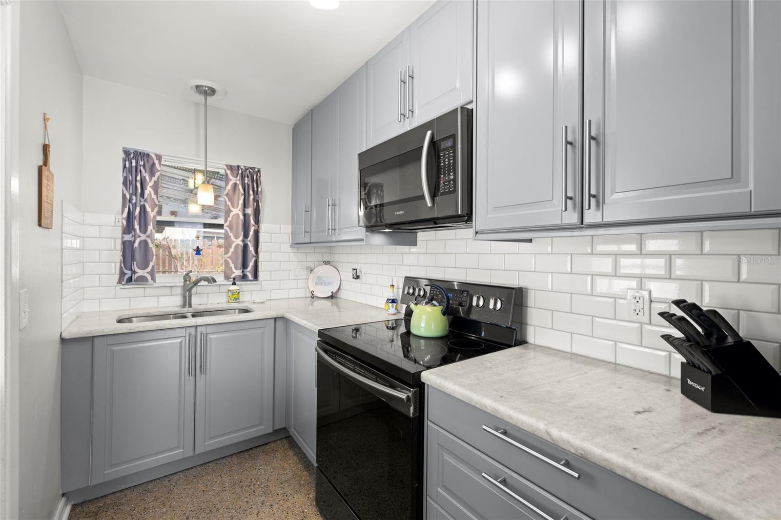 LAND LACKEY ESTATES UNIT 3 - Residential