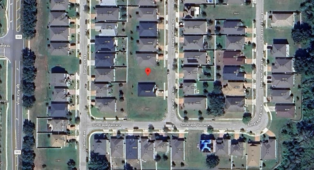 Photo of 2005 Sloans Outlook Drive, Groveland, FL 34736 (MLS # O6378807)