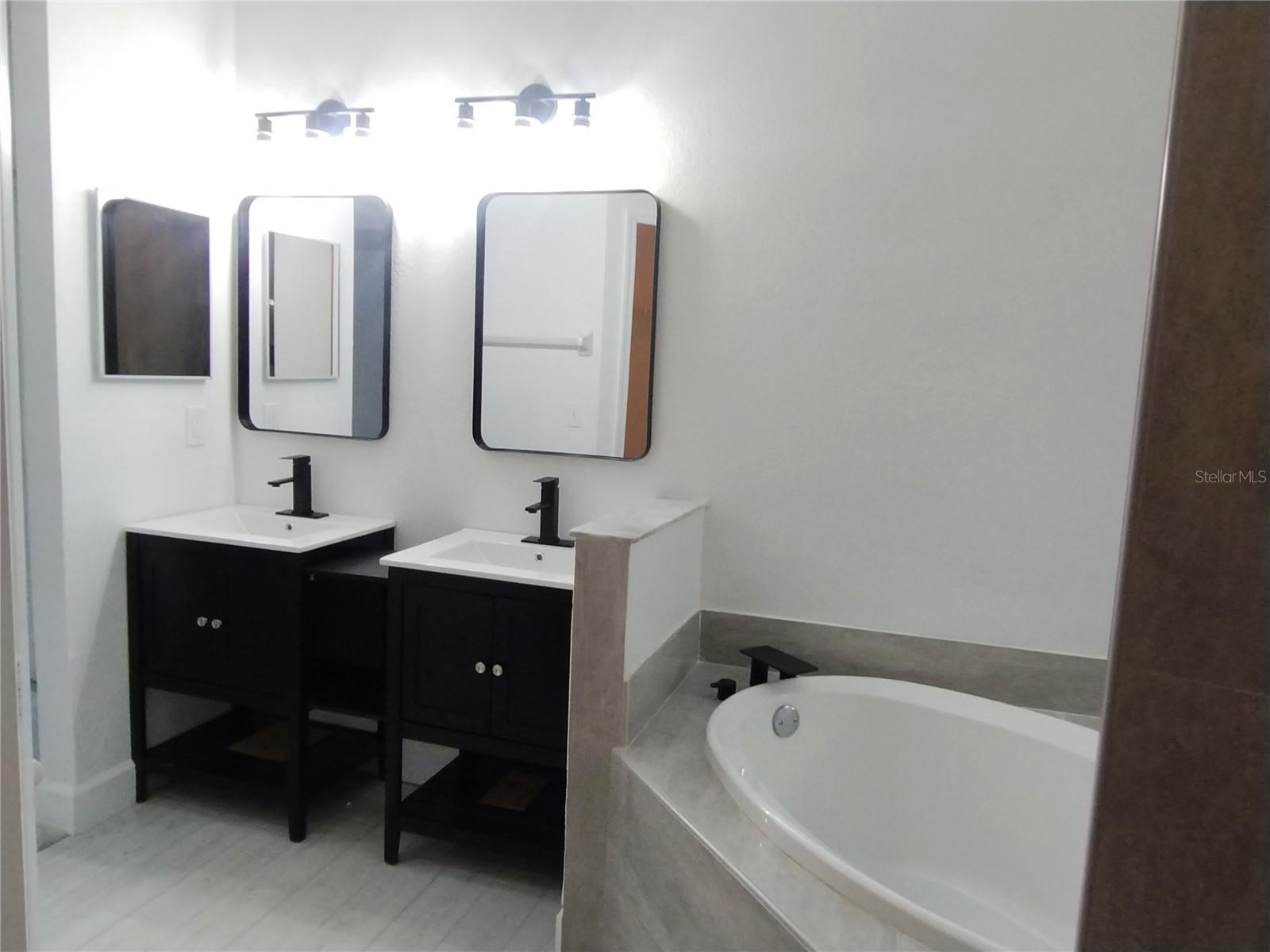 CHELSEA PARC - Residential