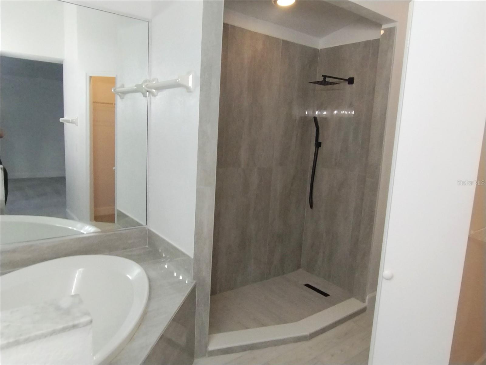 CHELSEA PARC - Residential