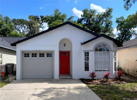 Photo of 1716 Chatham Circle, Apopka, FL 32703 (MLS # O6385665)