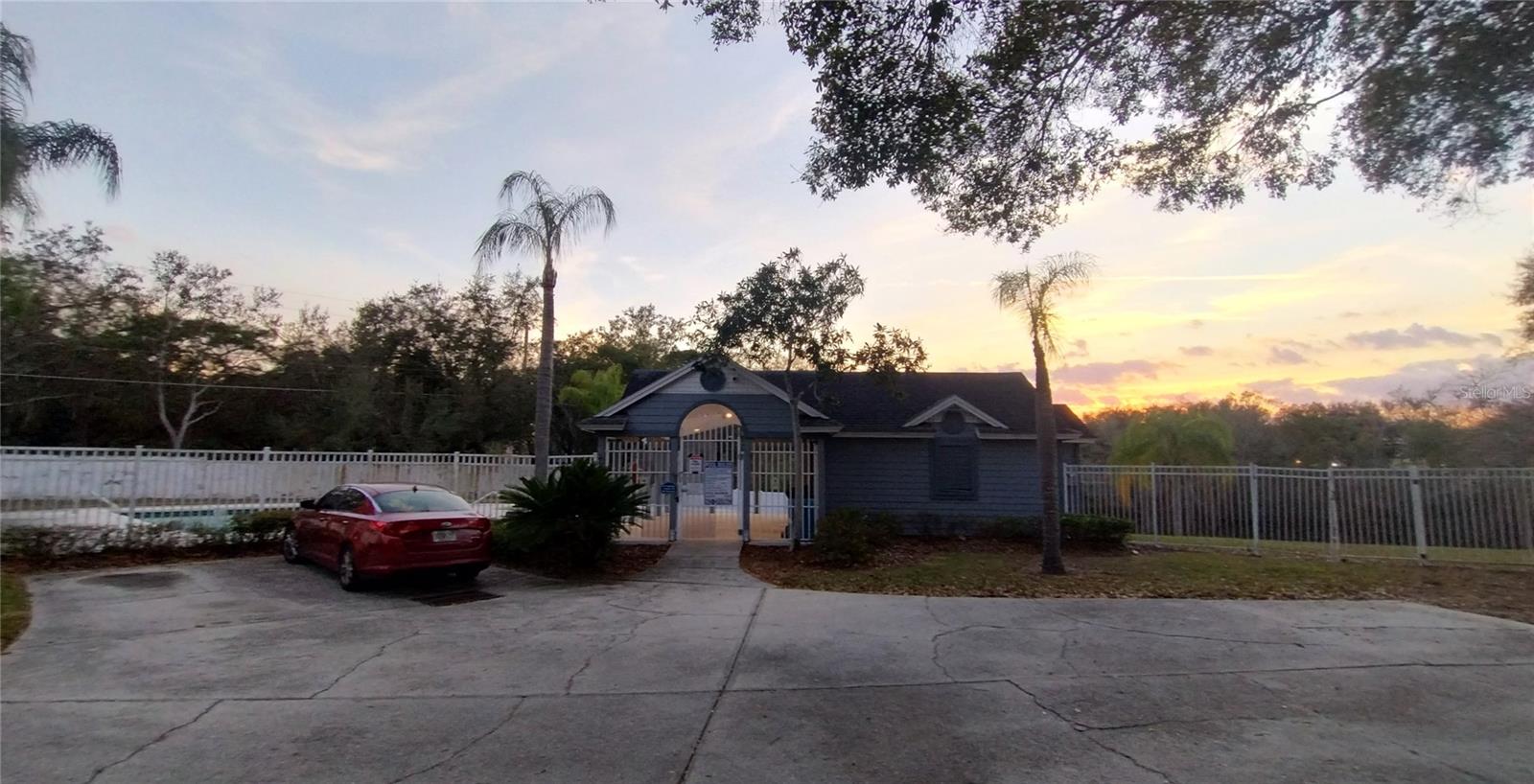 CHELSEA PARC - Residential