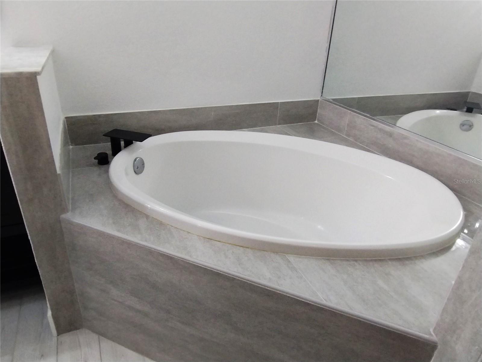 CHELSEA PARC - Residential