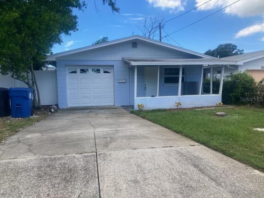Beautiful 1 bed 1 bath home in St. Petersburg.Updated kitchen and bathroom. Nice sized yard. Near to all amenities including shopping centers, restaurants, major highways and much more.