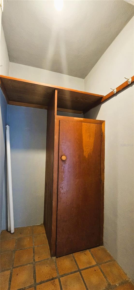 HOWEY W J LAND STARR LAKE - Residential Lease