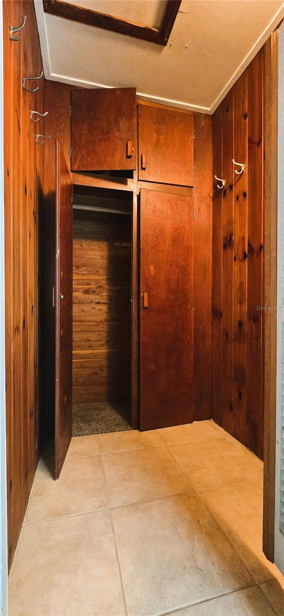 HOWEY W J LAND STARR LAKE - Residential Lease