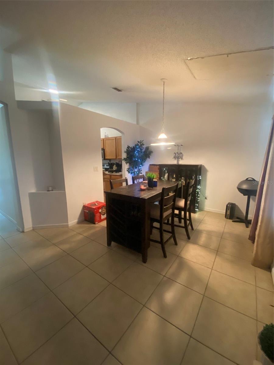 2122 ORANGE TREE DRIVE