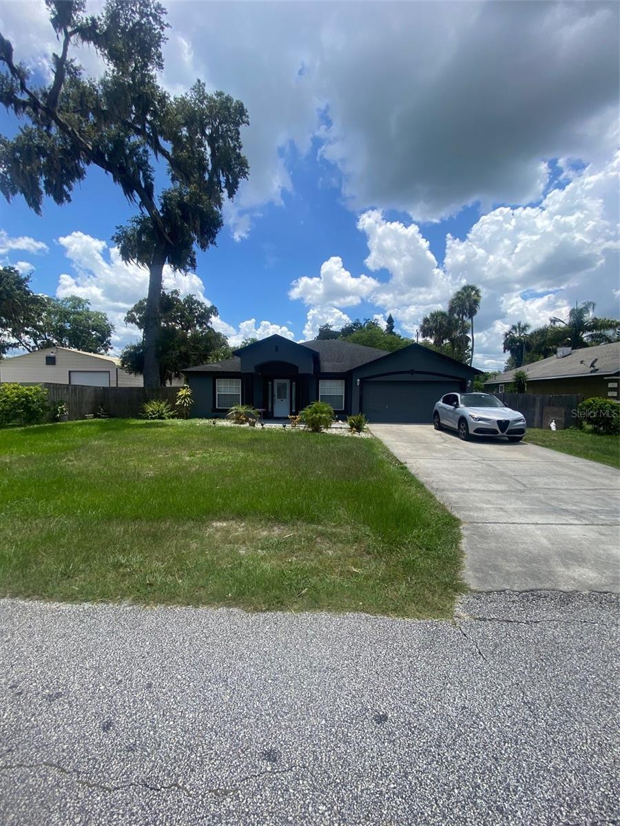 2122 ORANGE TREE DRIVE