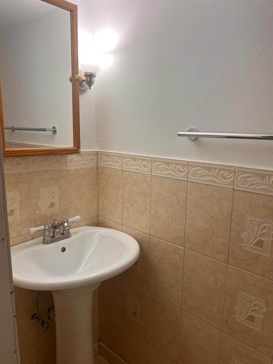 CASA LINDA TOWNHOMES CONDO - Residential Lease