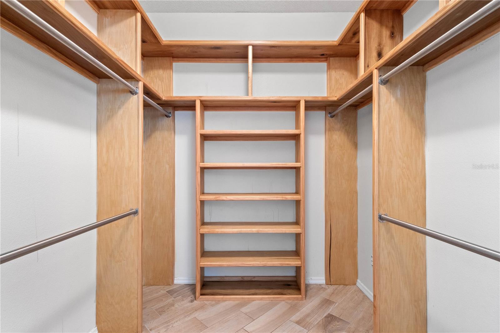 GLENN LAKES PH 4 - Residential