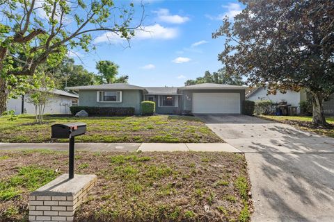 Photo of 140 Valley Circle, Brandon, FL 33510 (MLS # TB8497703)
