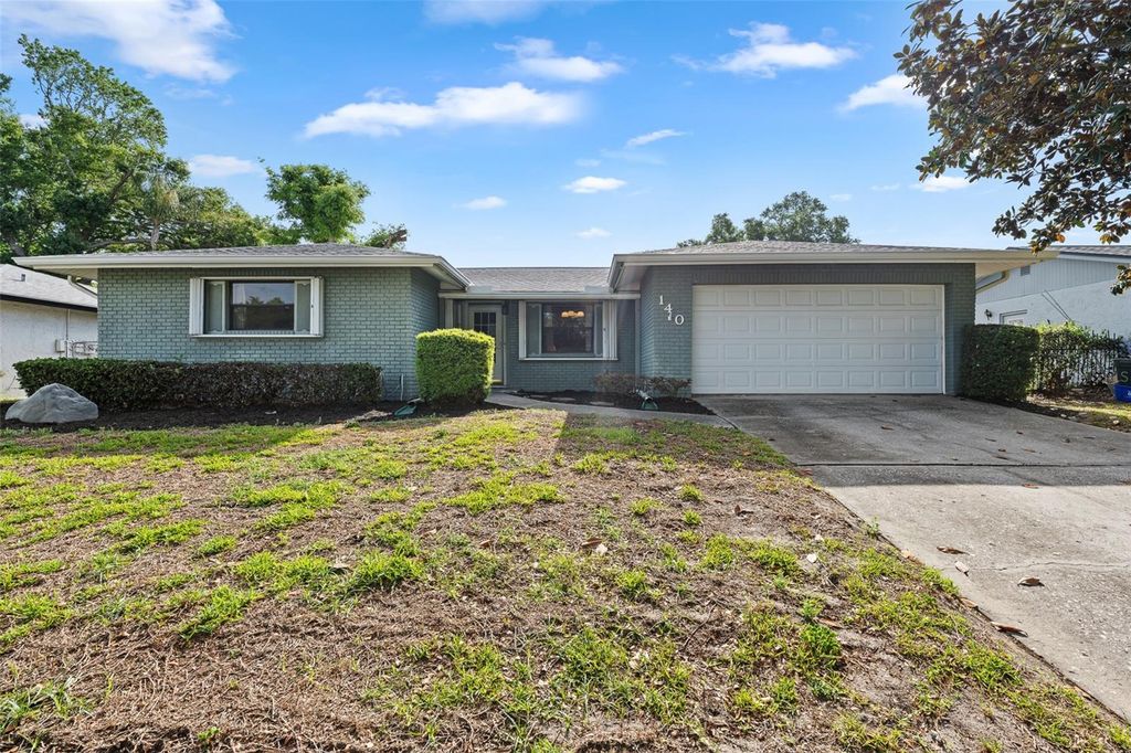 Photo of 140 Valley Circle, Brandon, FL 33510 (MLS # TB8497703)
