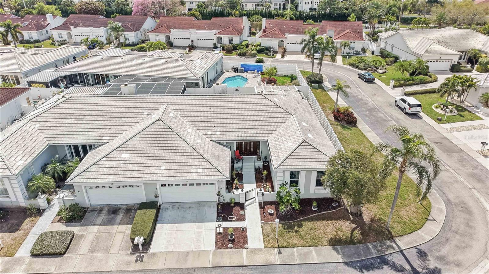 PALM COURT - Residential