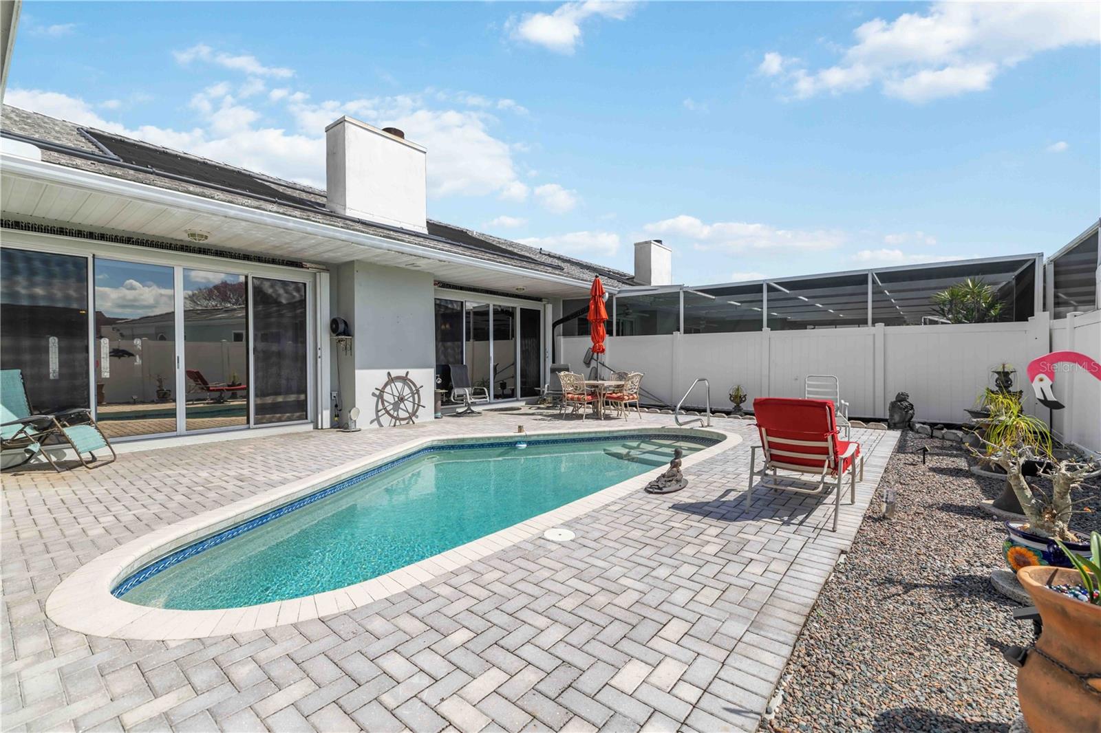 PALM COURT - Residential