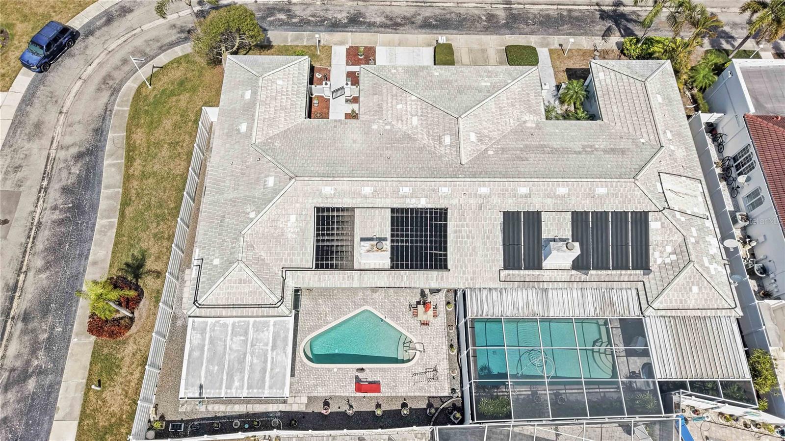 PALM COURT - Residential