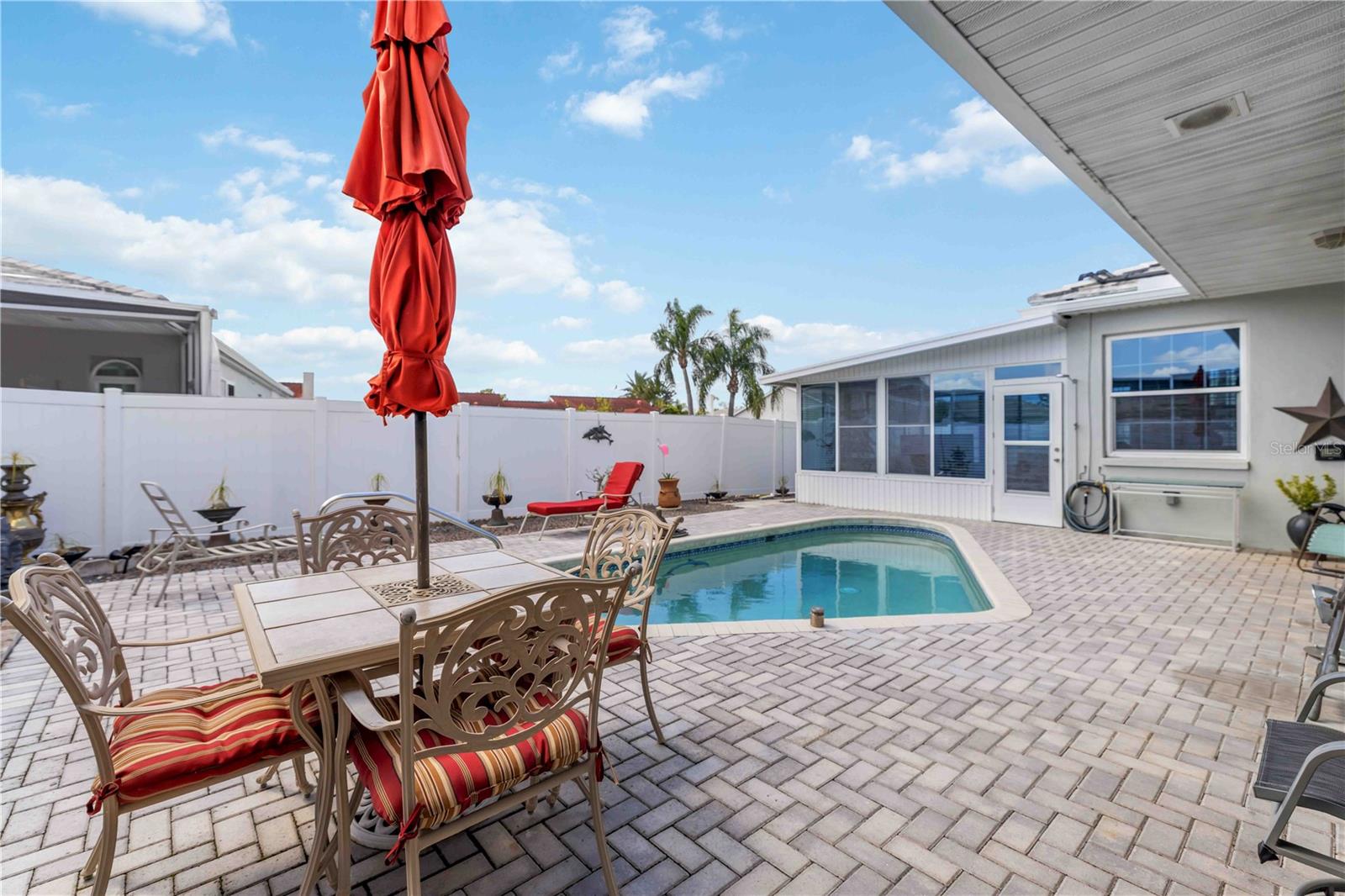 PALM COURT - Residential